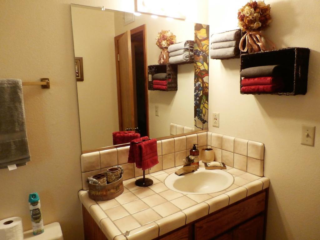 New Charming 2 Bedrooms Unit Close To Everything Окхерст Экстерьер фото