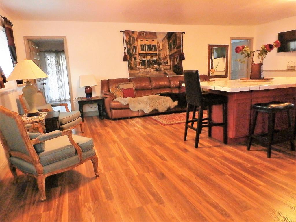 New Charming 2 Bedrooms Unit Close To Everything Окхерст Экстерьер фото